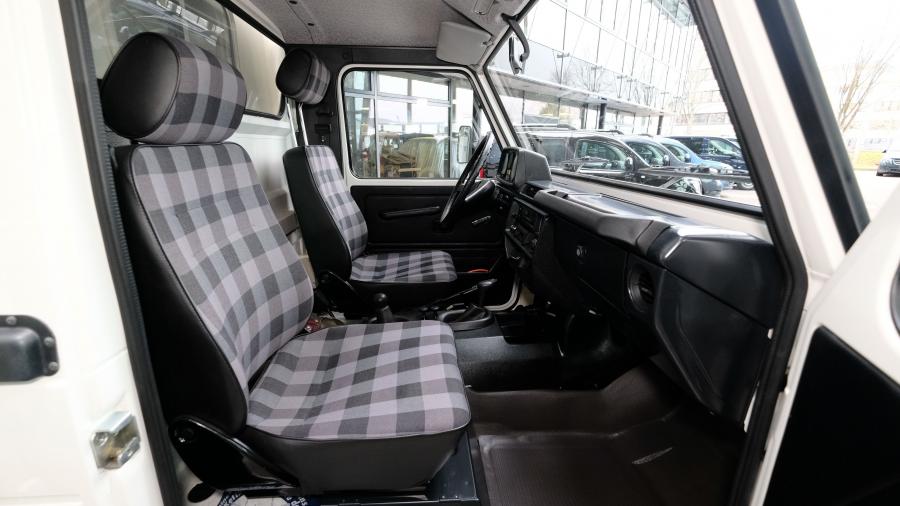 Интерьер Puch 290 GD Krankenwagen 1994 года  (фото 14 из 20)